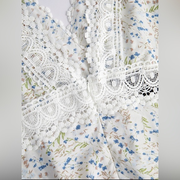 ☀️BNWOT Floral Print Guipure Lace Insert Ruffle Trim Dress! - Picture 5 of 9